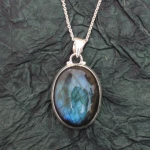 Labradorite pendant
